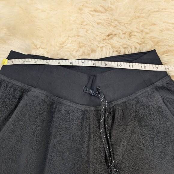 lululemon Women's Black Sherpa Utility Cargo Hiking Joggers - Picture 6 of 8